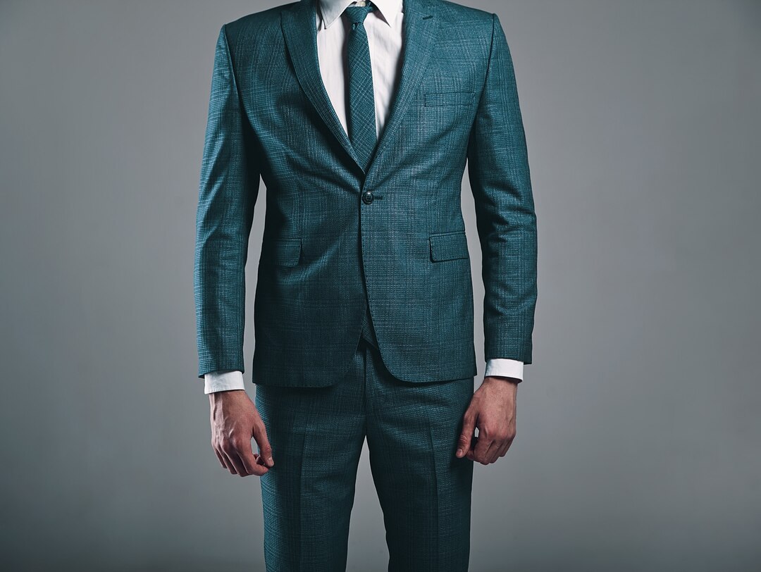 Why Choose High Quality Suiting Fabrics for Your Custom Suit